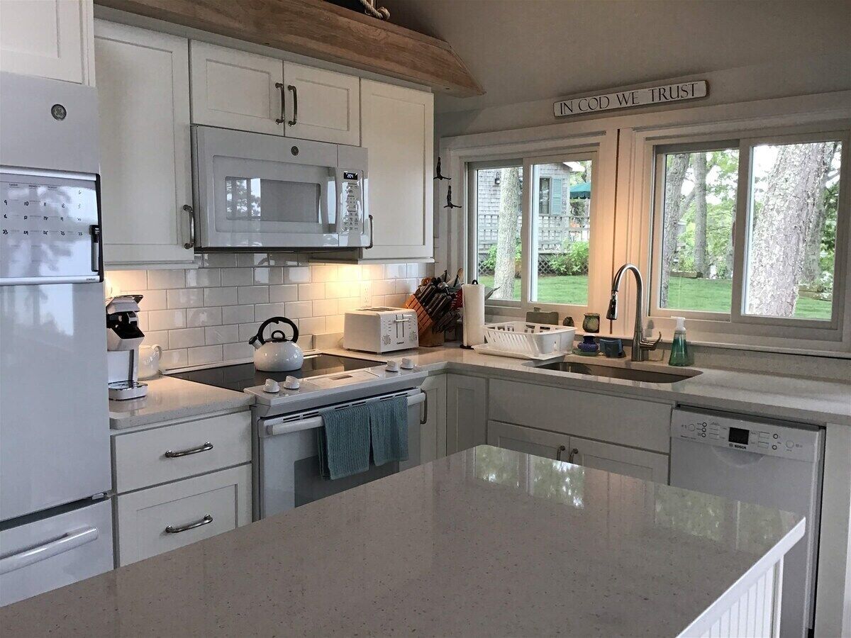 ثلاجة، ميكروويف، فرن، موقد طهي مسطح