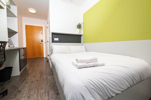 Chambre Double | Rideaux occultants, Wi-Fi gratuit, draps fournis