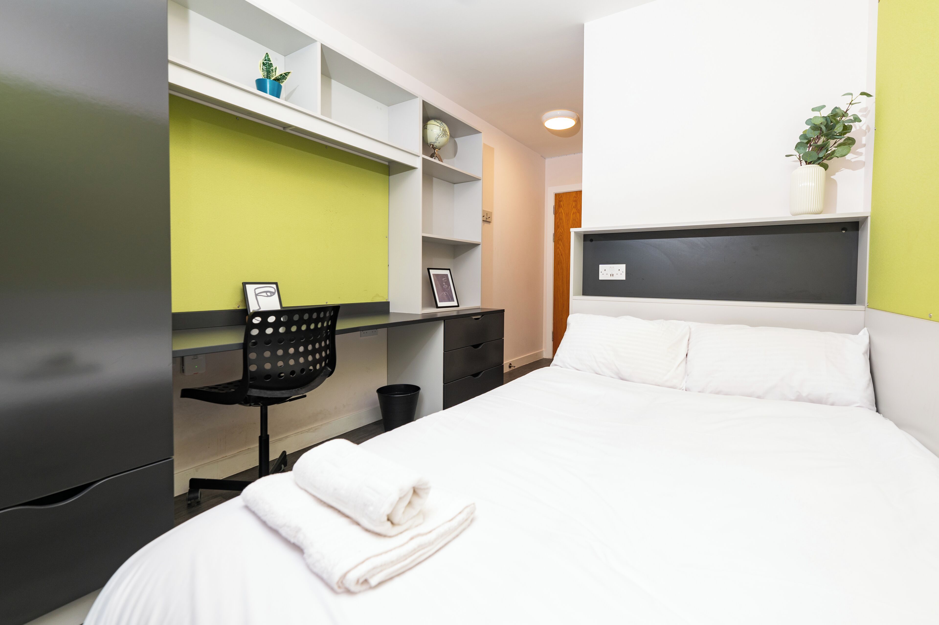 Double Room | Blackout curtains, free WiFi, bed sheets