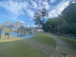 Sports court - Pousada Itajaí B&B - Quartos e Suites (Barra do Rio Itajaí)