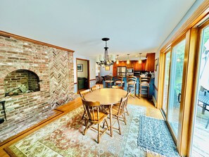 Dining - Ocean Harbor Estates (Orleans)