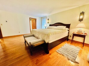 4 bedrooms, iron/ironing board, free WiFi
