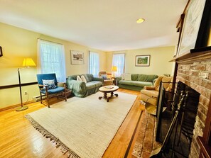 Télévision, cheminée