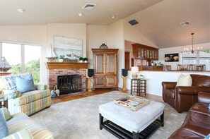 Televisión, chimenea