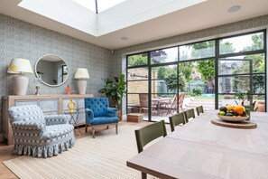 Dining - Westover Road III by Onefinestay (London)