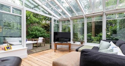 Englefield Road by Onefinestay