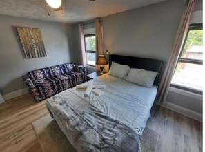 2 Schlafzimmer, Schreibtisch, WLAN, Bettwäsche