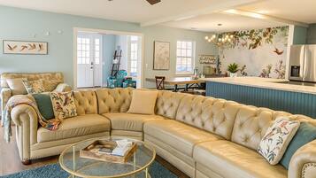 TV connectée, cheminée, baby-foot, table de tennis de table