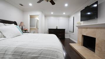 House, Multiple Beds, Pool Access, Pool View (Destination #06) | 5 bedrooms, individually decorated, individually furnished, bed sheets