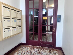 Interior - Elegant apartment in Paris sacré-coeur - metro 250 m away (Paris)