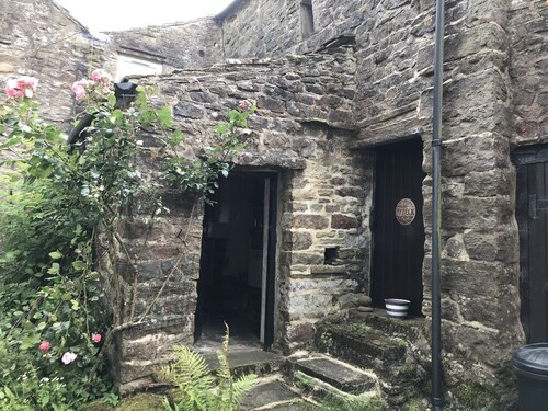 Miner's cottage in stunning Swaledale.
No TV, internet or mobile phone signal.