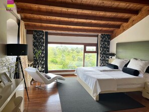 Caja de seguridad en la habitación y decoración personalizada 