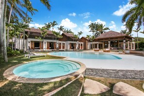 Villa | 8 bedrooms - Casa de Campo Modern Villa for Rent All-inclusive Ocean View Villa With Chef Butler Maid (La Romana)