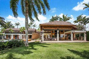 Villa | 8 bedrooms - Casa de Campo Modern Villa for Rent All-inclusive Ocean View Villa With Chef Butler Maid (La Romana)