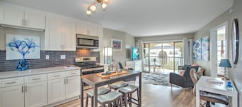 Beautiful one bedroom condo in Marco Island with so much to offer!