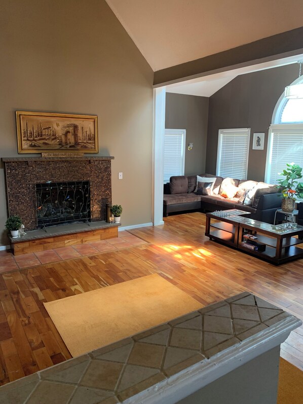 Smart TV - Pleasant 3-bedroom house in the heart of Tobyhanna (Tobyhanna)