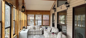 Welcome to Sea Glass Cottage!  A short 2 minute walk to the beach!