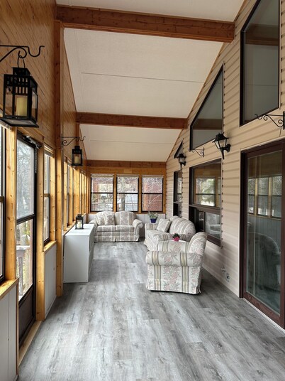 Welcome to Sea Glass Cottage!  A short 2 minute walk to the beach!