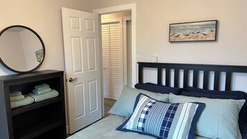 3 bedrooms, desk, iron/ironing board, free WiFi