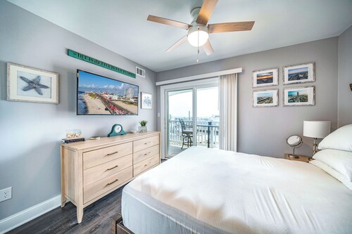 Almost Beachfront 2BR Condo/Ocean Views, Pool & Elevator in the Heart of OCNJ