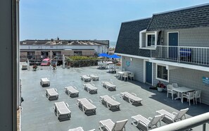 屋外ダイニングエリア