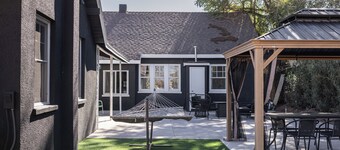 Remodeled 1920s Bungalow & Retro Casita 