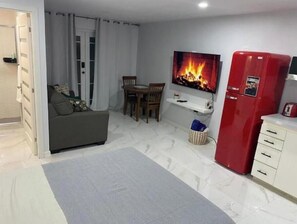 Interior - Gema’s Nest TOO
(Montego Bay)