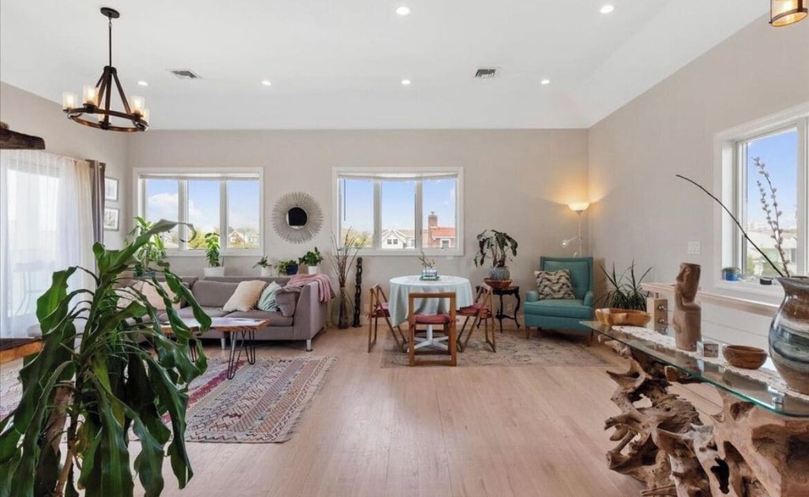 Spacious 5-bedroom ocean view house with AC, WiFi in lovely Long Beach