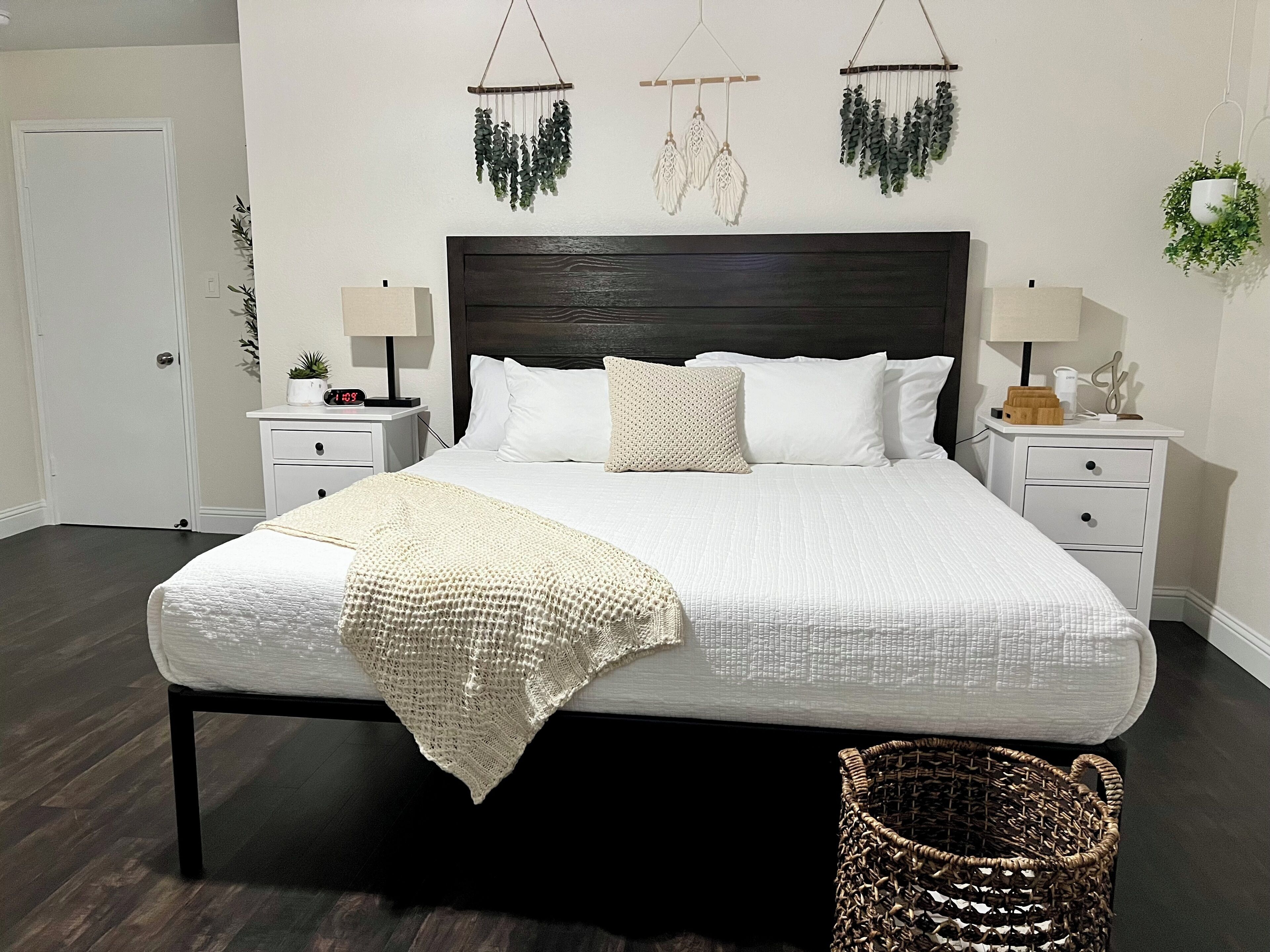 Cozy 4-bedroom house in wonderful Grand Prairie with AC, WiFi
