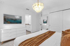 9 bedrooms, travel cot, WiFi, bed sheets