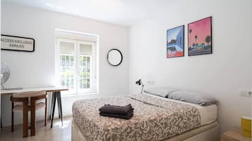 2 Schlafzimmer, Schreibtisch, Bügeleisen/Bügelbrett, WLAN