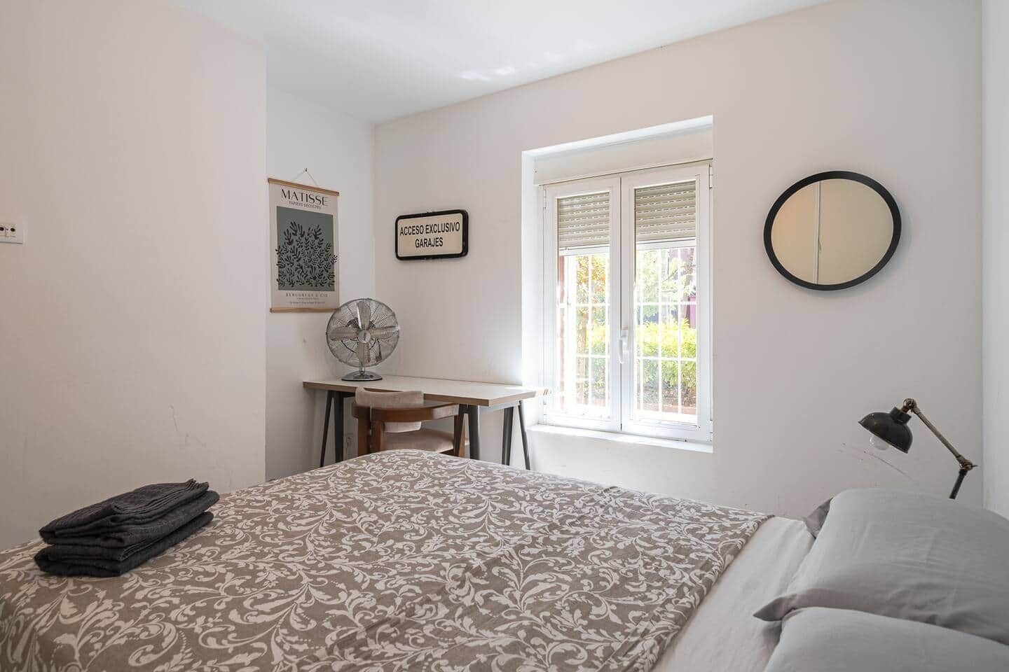 2 bedrooms, desk, iron/ironing board, WiFi