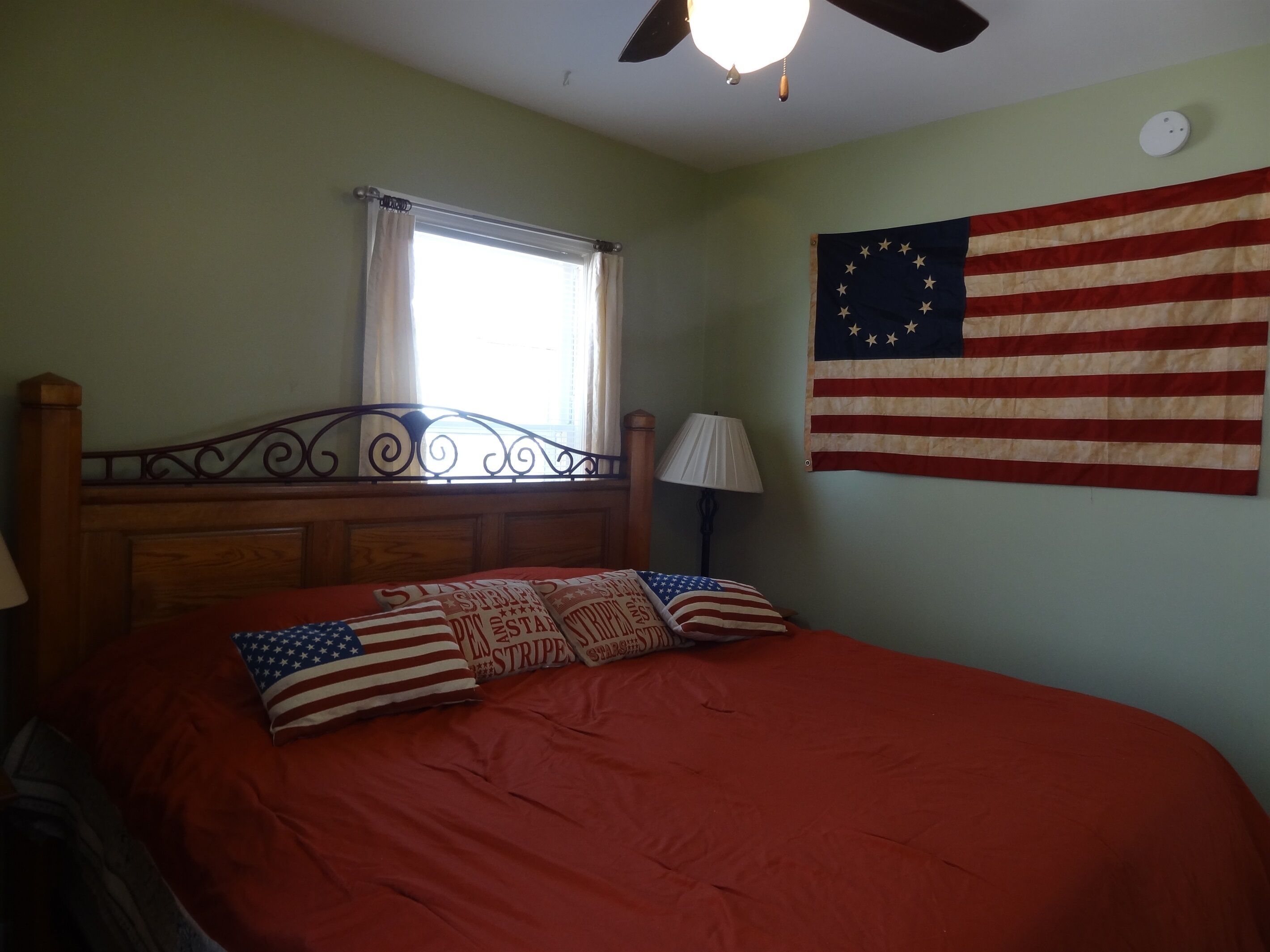 3 bedrooms, iron/ironing board, travel crib, free WiFi