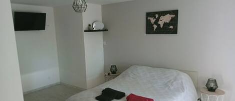 1 habitación, wifi y ropa de cama