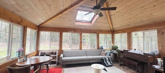 Family-Friendly Home in a Private Lake