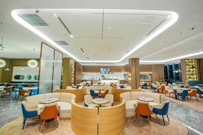 Breakfast served - Holiday Inn Express Yinchuan Lanxi Valley Plaza by IHG (Yinchuan)