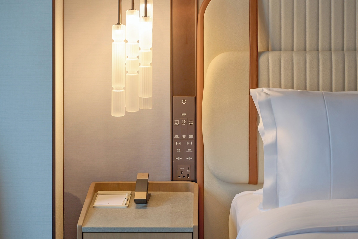 Chambre classique | Literie de qualité, couette en duvet, lit avec matelas à plateau-coussin