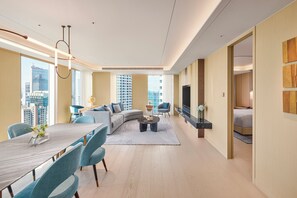 Premium bedding, down comforters, pillowtop beds, minibar - Intercontinental Taichung by IHG (Taichung)