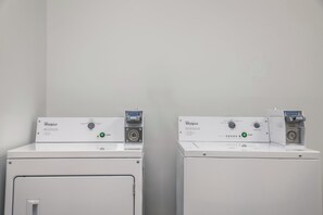 Laundry room - Holiday Inn Express Savannah Gateway by IHG (Savannah)