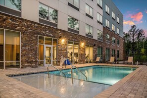 Indoor pool - Holiday Inn Express Savannah Gateway by IHG (Savannah)