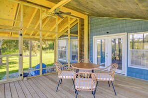 Outdoor dining - Bayfront Steuben Home w/ Screened Porch & Fire Pit (Steuben)