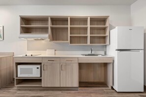 Suite, 2 Queen Beds, Accessible, Non Smoking | Desk, laptop workspace, free WiFi, bed sheets - Woodspring Suites Ceres - Modesto (Ceres)