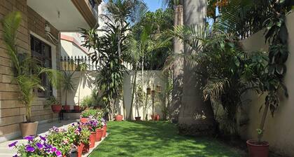 Kanwar Homestay - Posh/Wifi/Kitchen/Gardens/CarPark