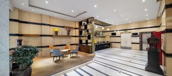 Longxiang Business Hotel