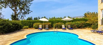 Villa Natasha - Three Bedroom Villa, Sleeps 6