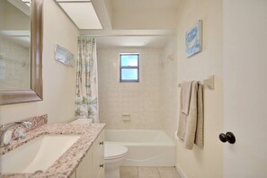 Dusche, Handtücher, Seife, Toilettenpapier