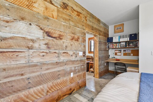 Cozy apartment attached to our farmhouse. 