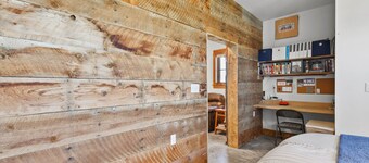 Cozy apartment attached to our farmhouse. 