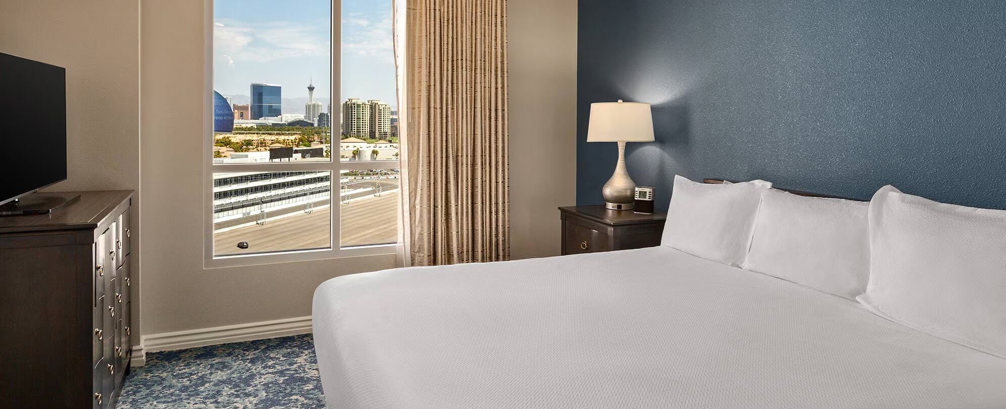 1 bedroom, in-room safe, WiFi, bed sheets