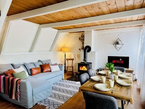 Interior - *New* Pura-Vida, Spa, Fireplace (Orford)